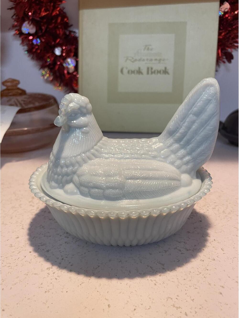Boyd Silver Fox Hen on Nest 5” UV Glow Vintage Glass Covered Dish